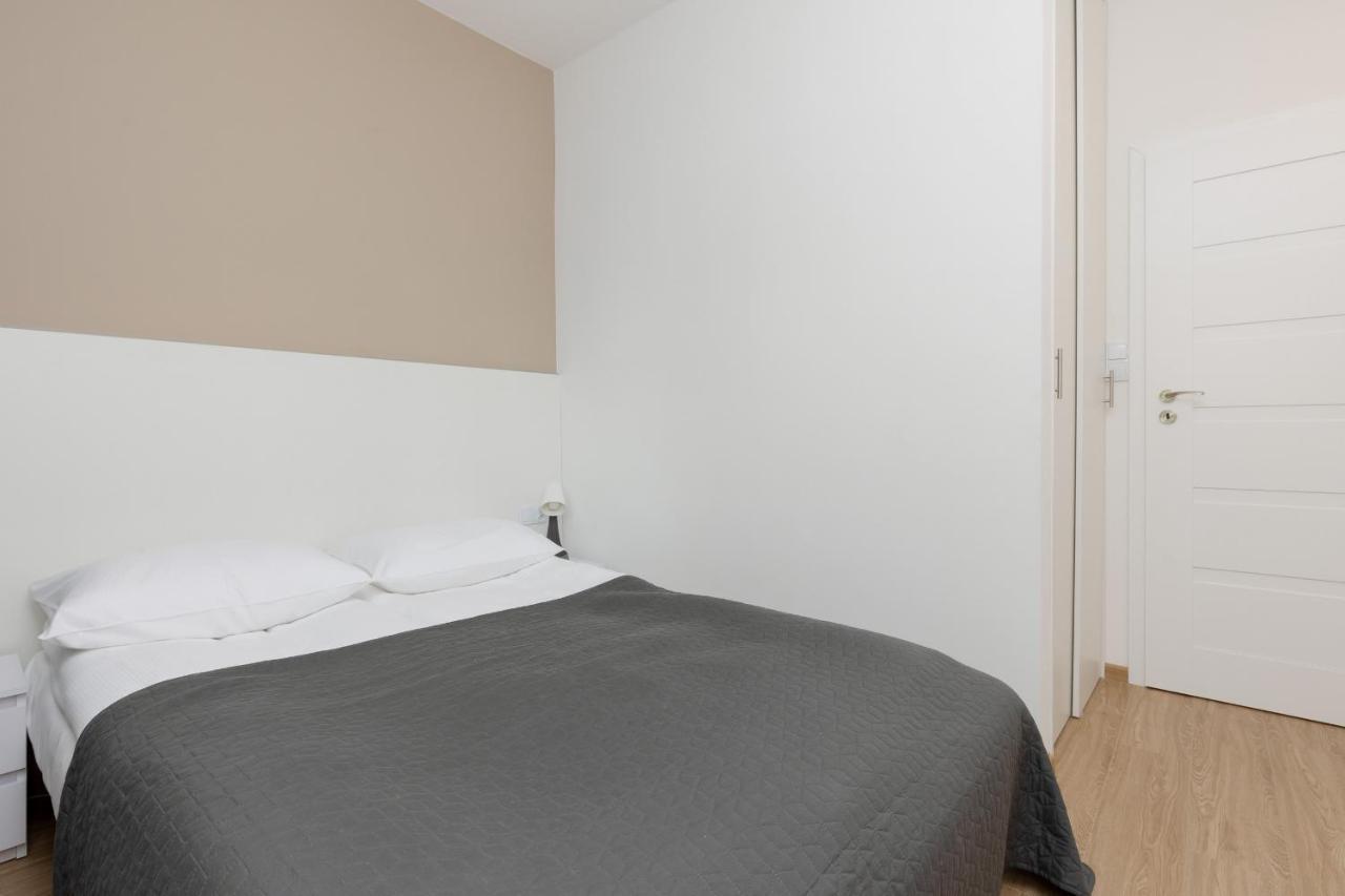 Roomy Apartment Oczapowskiego In Bielany By Noclegi Renters Varsovia Exterior foto